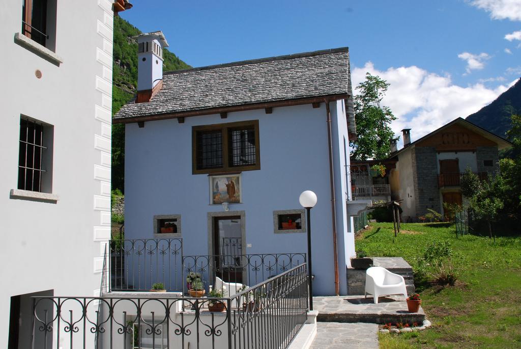Ca' Del Borgo Hotel Cadarese Exterior photo